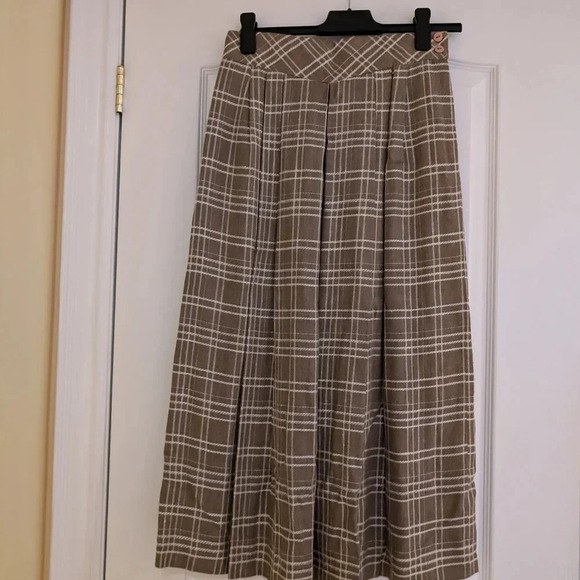 Plaid A-Line Skirt in Brown and White - Picture 3 of 7
